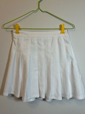 Hollister White Ultra High Waisted Pleated Mini Skirt (S)